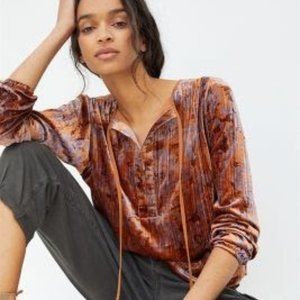 ANTHROPOLOGIE FAUSTINE VELVET PEASANT BLOUSE